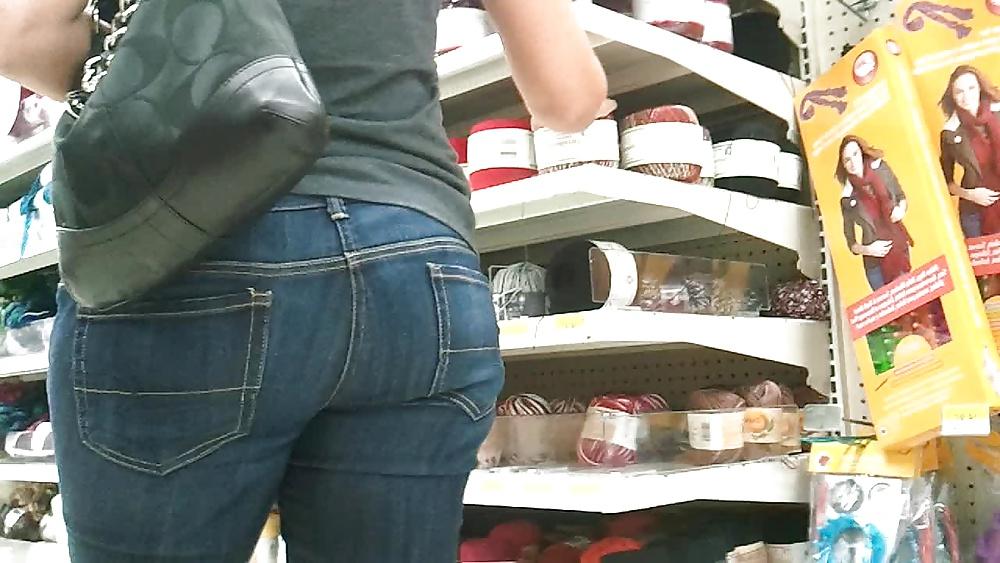 16P Candid Jeans 002