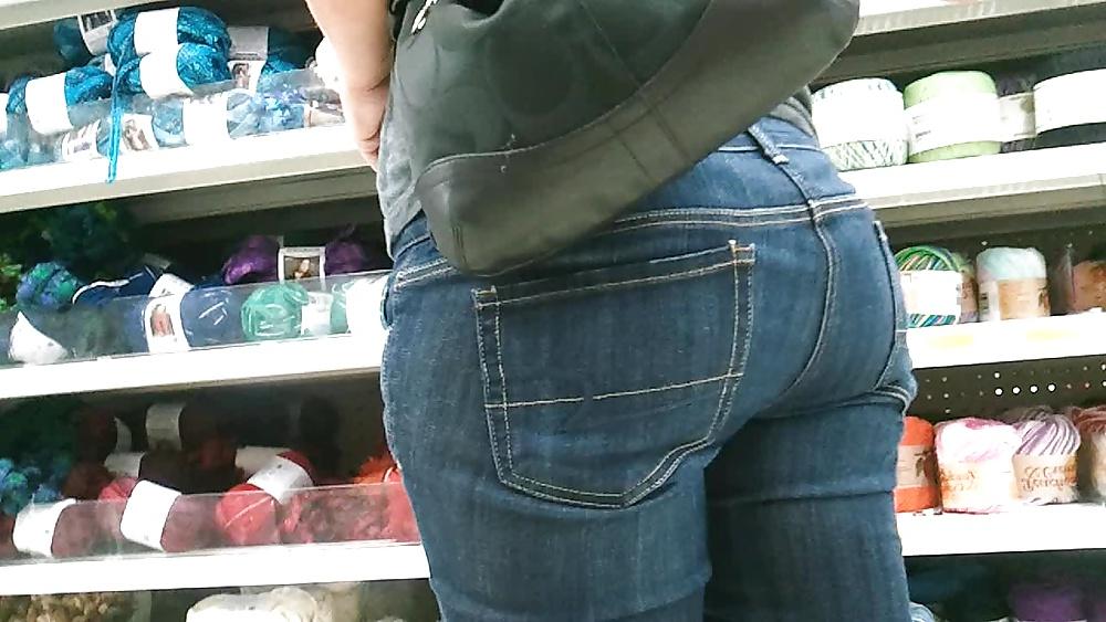 16P Candid Jeans 002