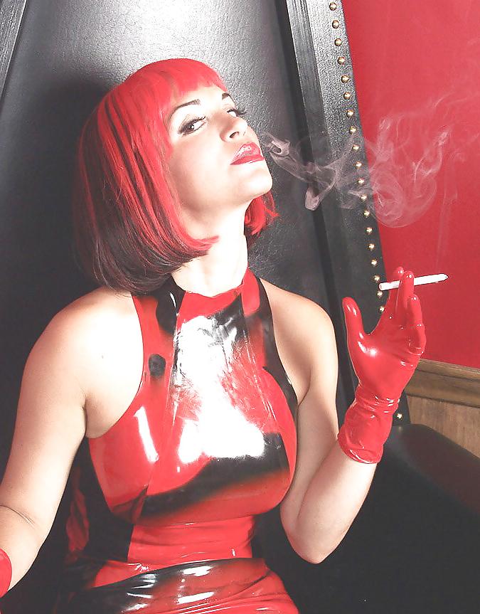 25P Latex Smoking