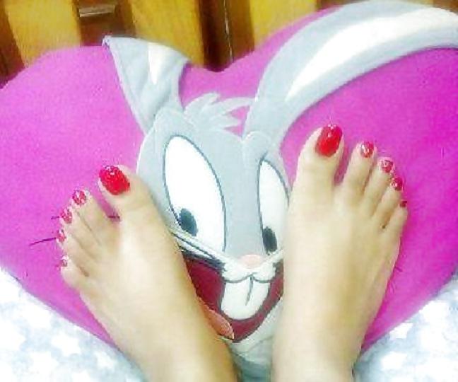 25P A Treat for FEET LOVERS 2