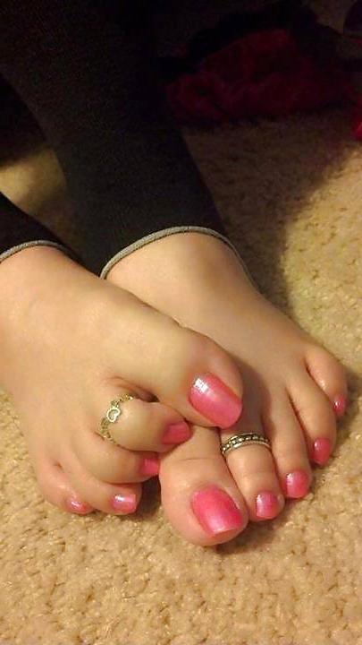 25P A Treat for FEET LOVERS 2