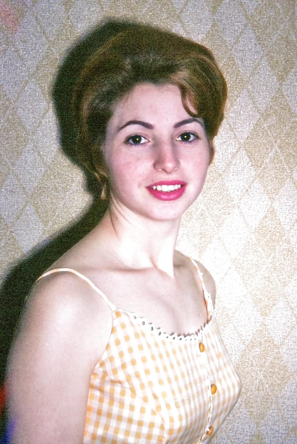 11P The Best of Exposed Vintage Wife Rita