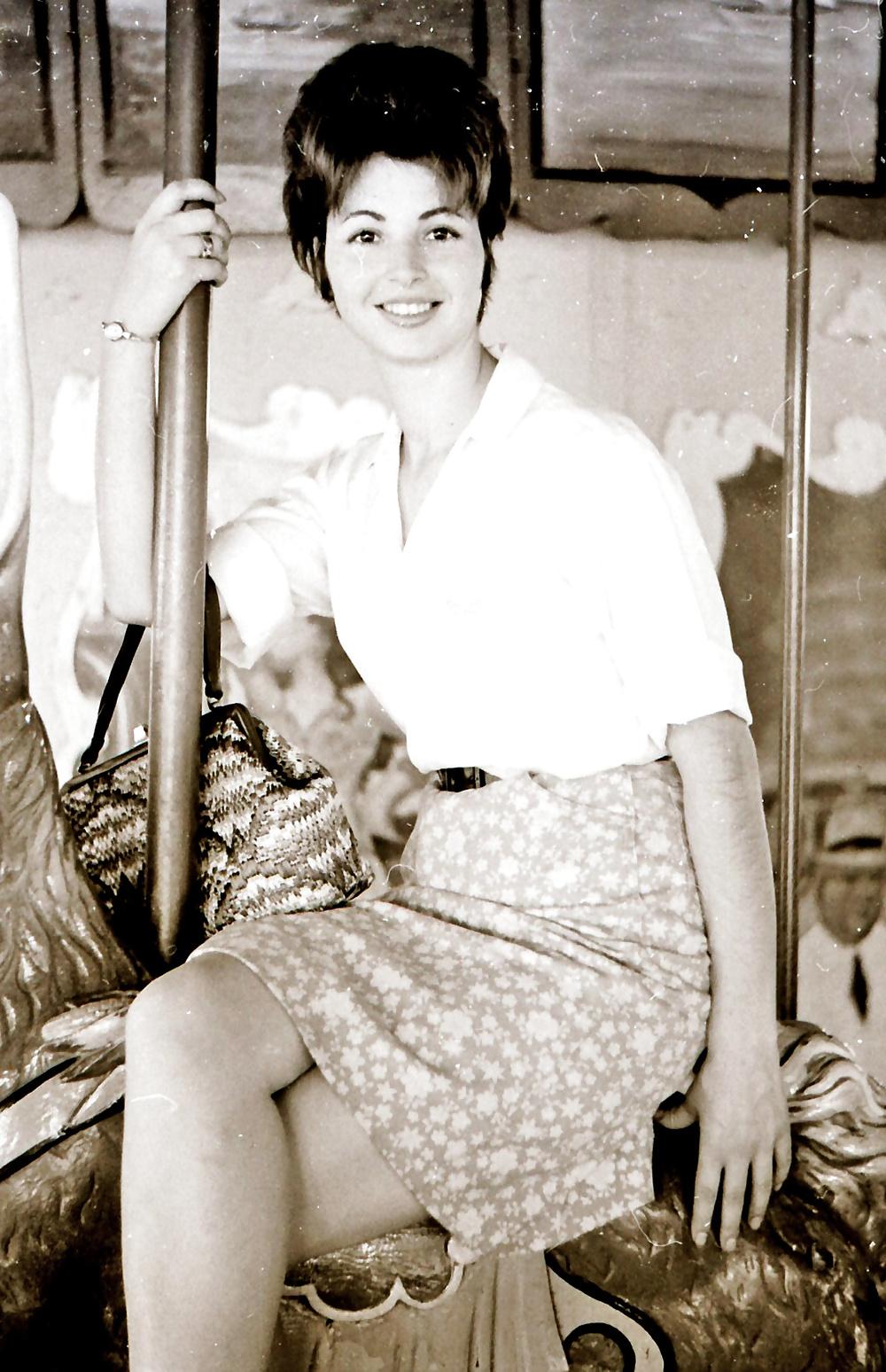11P The Best of Exposed Vintage Wife Rita