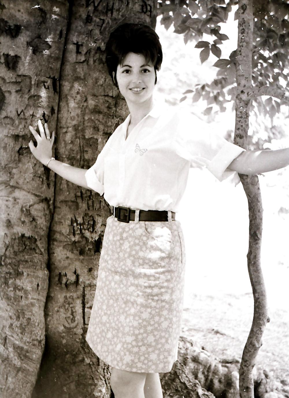 11P The Best of Exposed Vintage Wife Rita