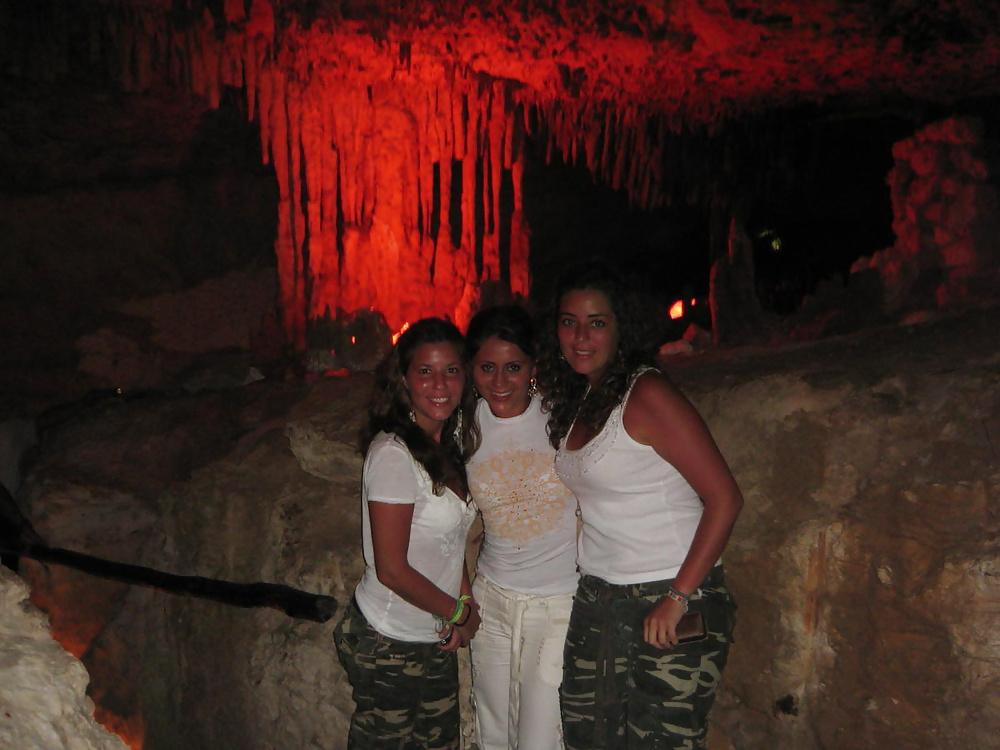 25P Hot friends on holiday