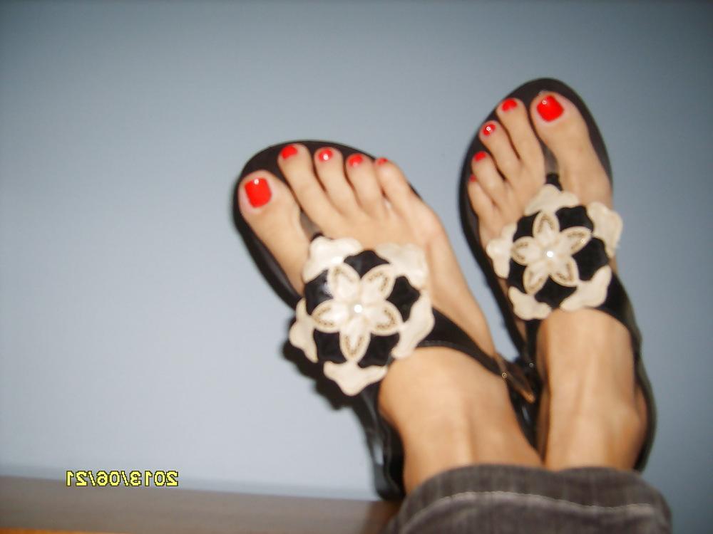 25P Foot fetish lesbian domination