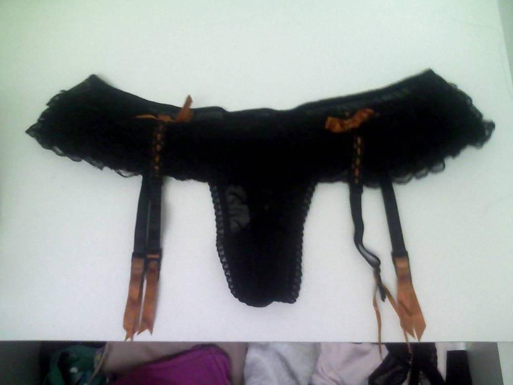 11P Girls thongs