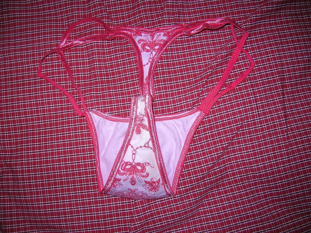 11P Girls thongs