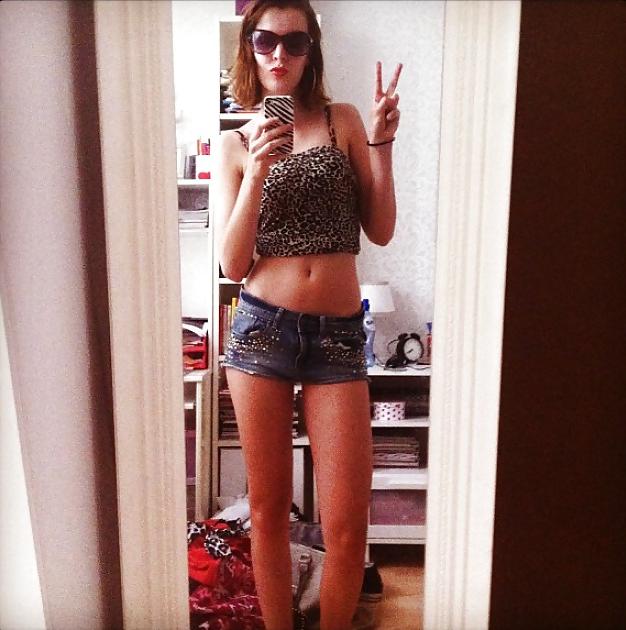 25P Dutch twitter slut (nudes)