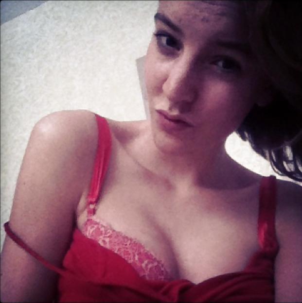 25P Dutch twitter slut (nudes)