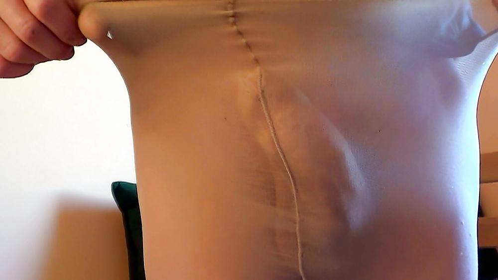 12P In the pantyhose 