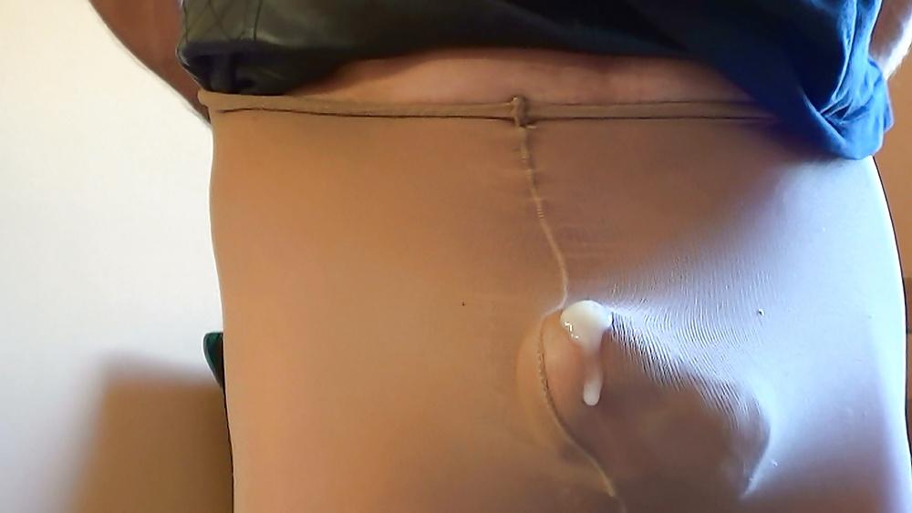 12P In the pantyhose 