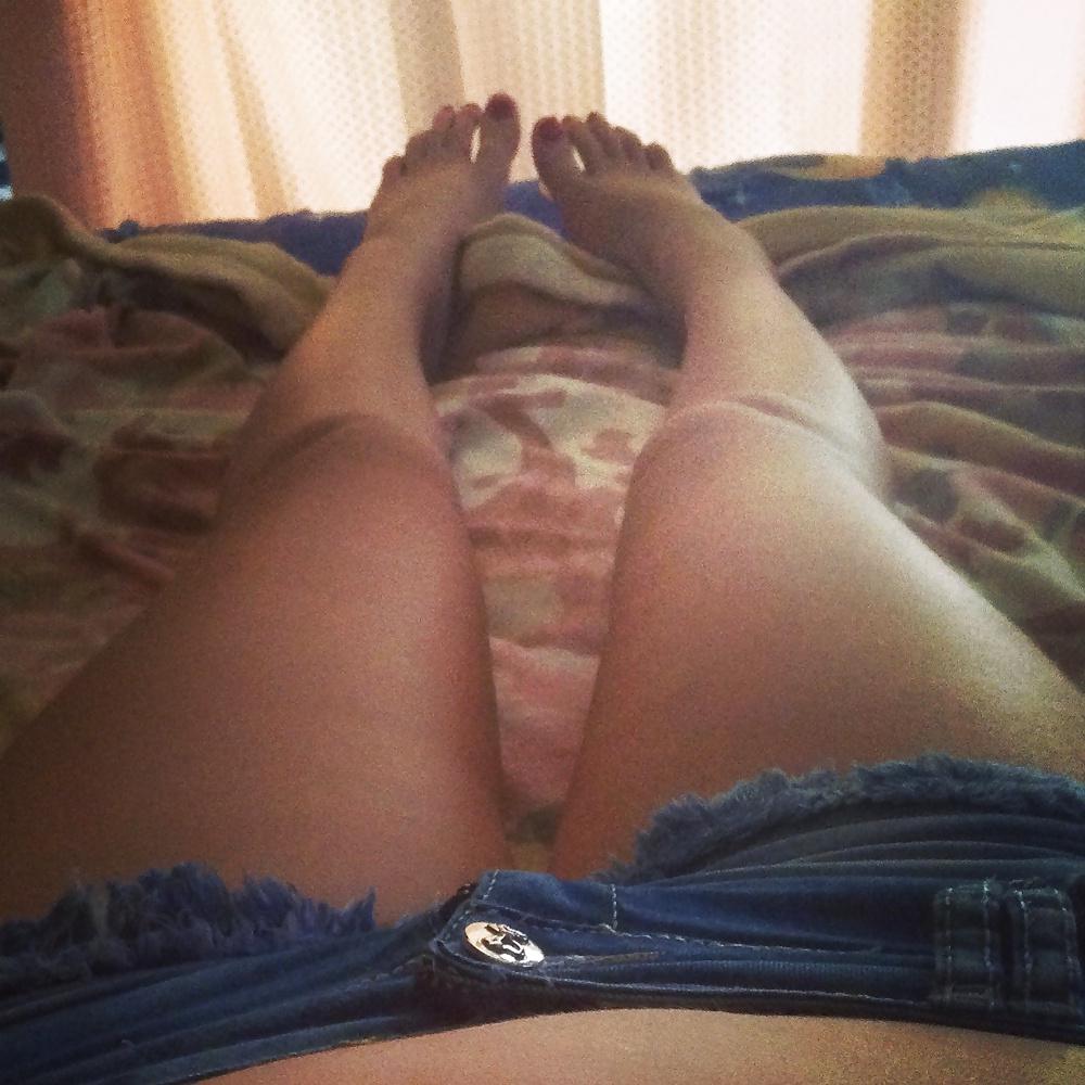 10P My legs from heel to to Cameltoe