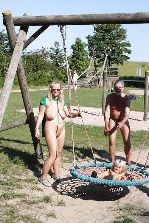 20P Naked holiday 1.