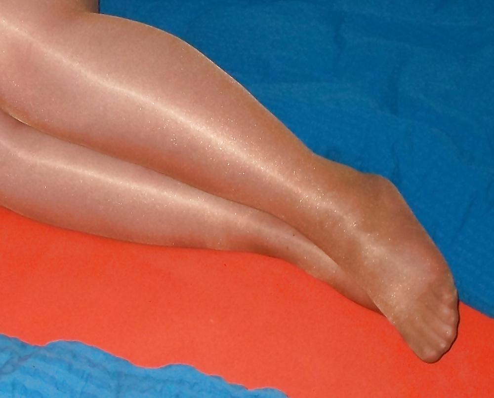14P Pantyhose and satin-blouson...