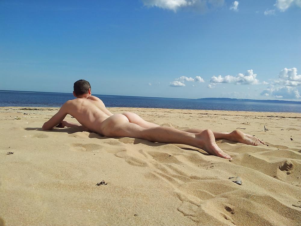14P Butt naked