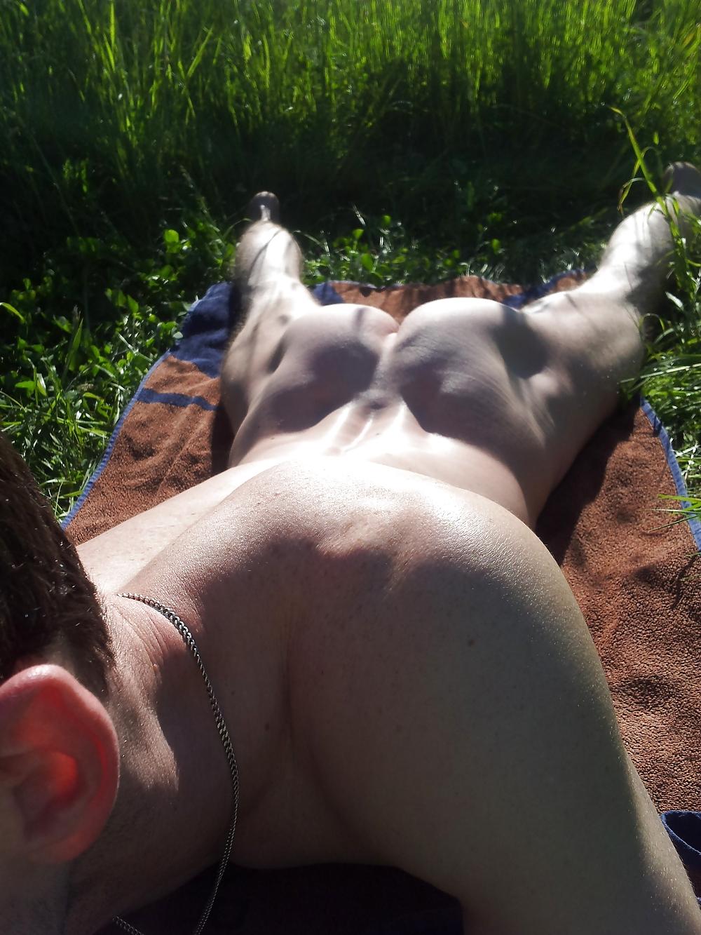 14P Butt naked