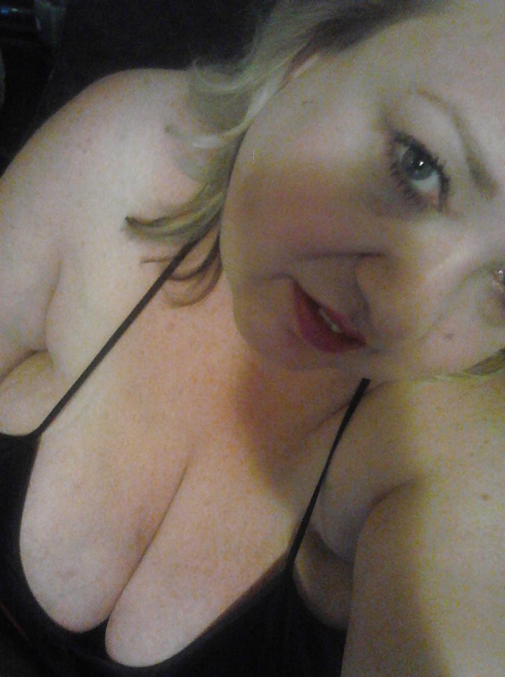 4P New hair cut, color & boobies :)