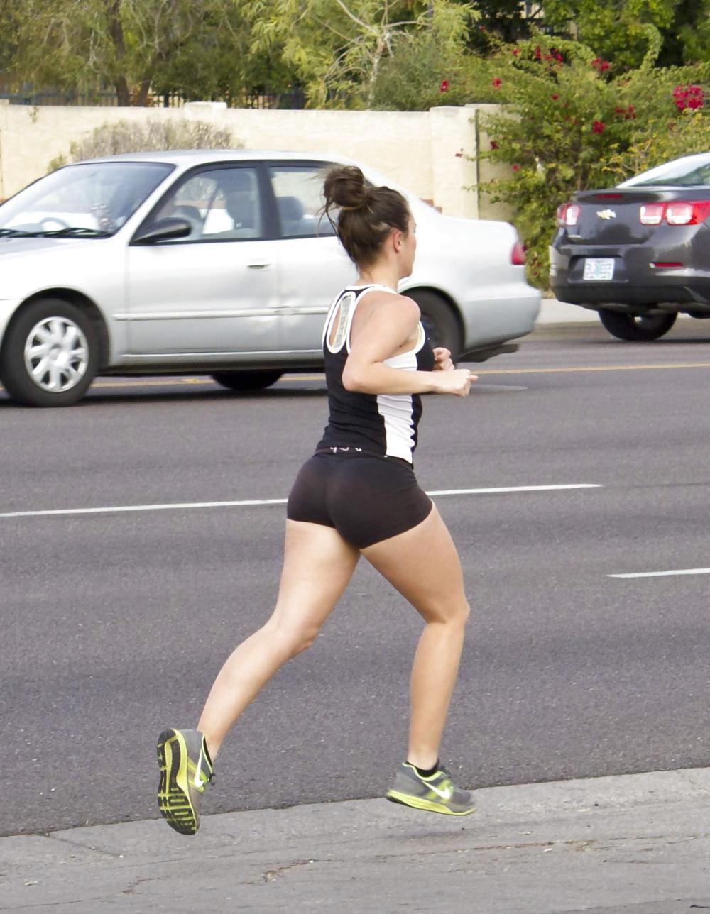 14P Street Jogging, Toronto, Ontario Canada