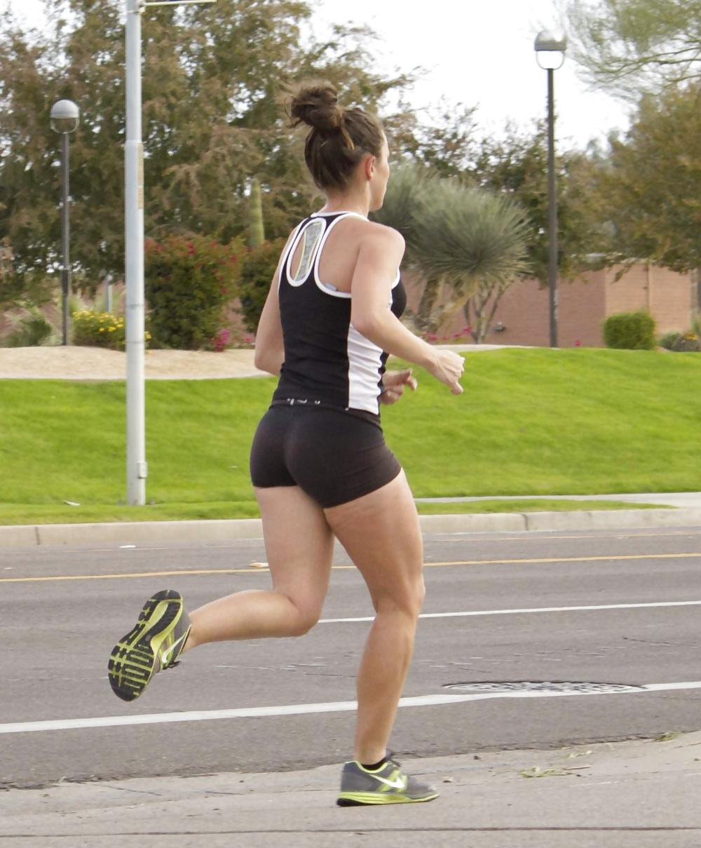 14P Street Jogging, Toronto, Ontario Canada