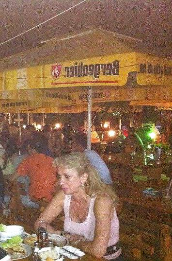 9P Spy girls restaurant romanian