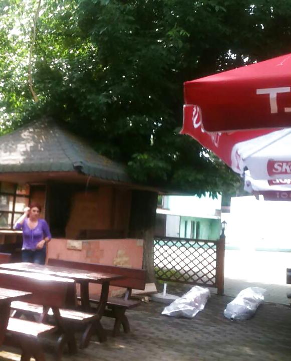 9P Spy girls restaurant romanian