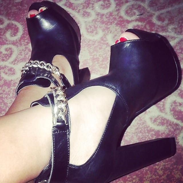 25P My facebook friend 's feet ,legs and ass