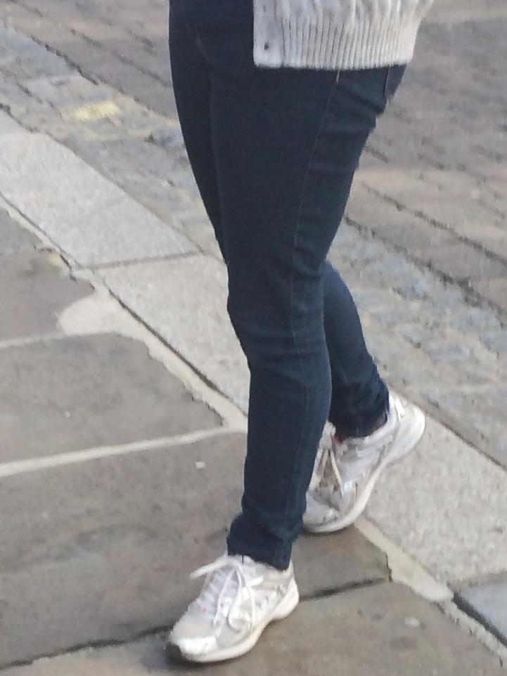 25P Legs, legs, legs