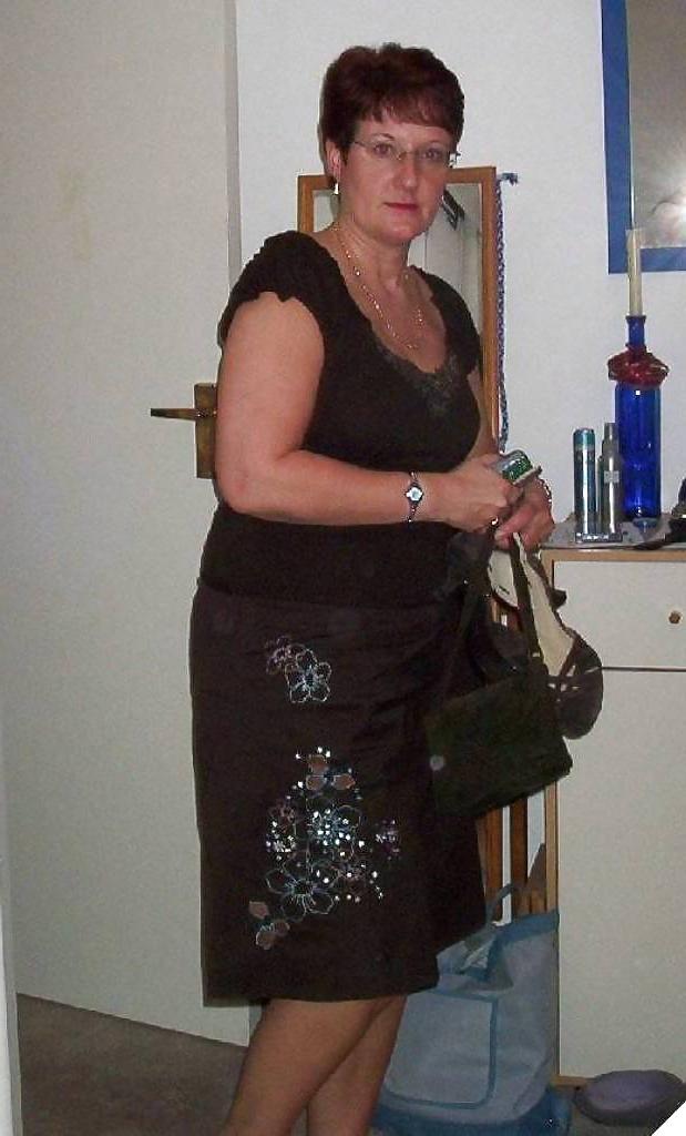 22P Dogging Mom