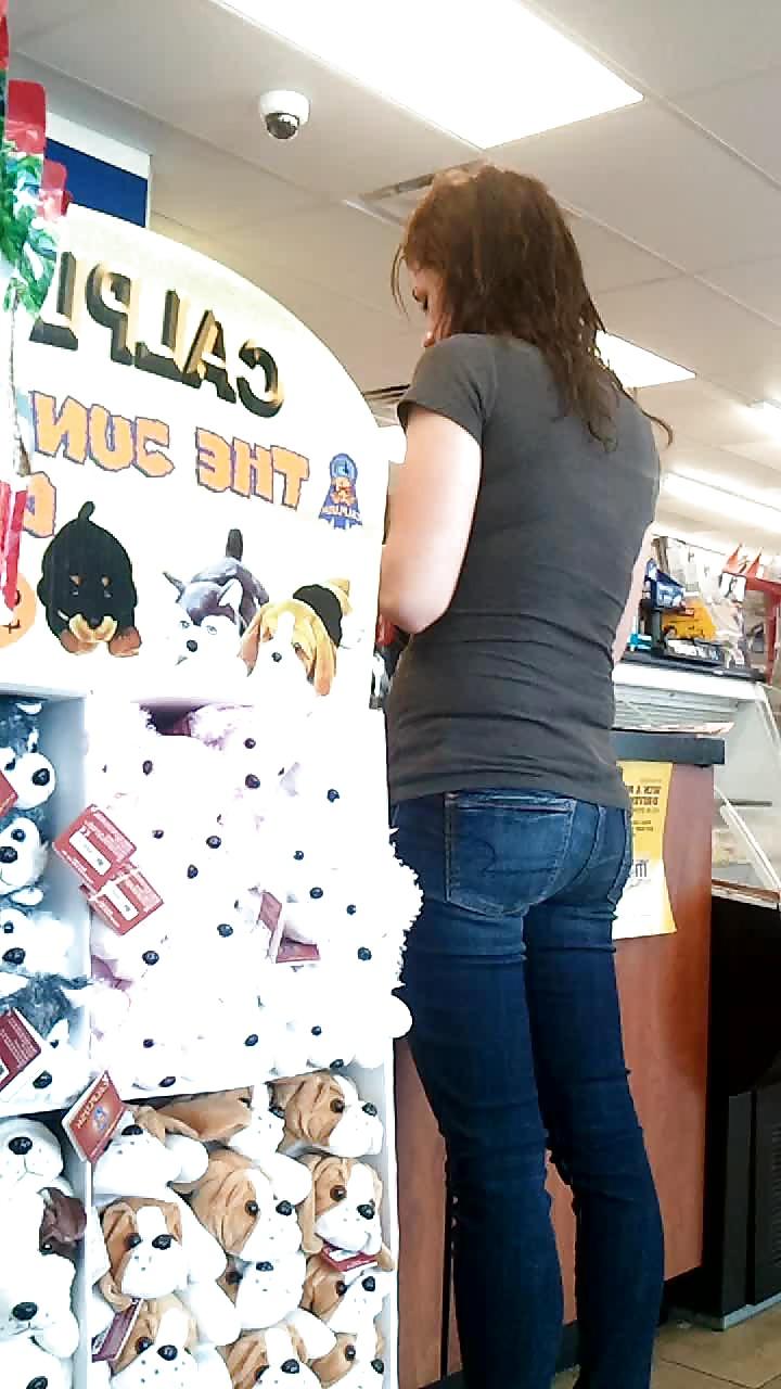 19P Candid Jeans 001