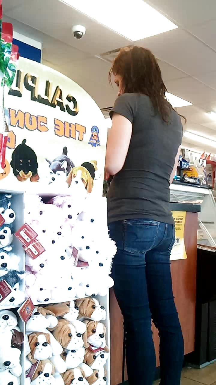 19P Candid Jeans 001