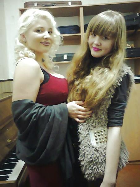 13P An other busty blond sex friend comment hard 