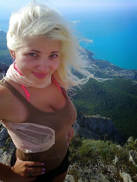 13P An other busty blond sex friend comment hard 