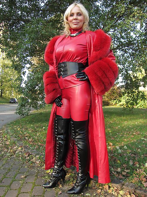 25P Kiss the ladys and teens  boots and leather pvc