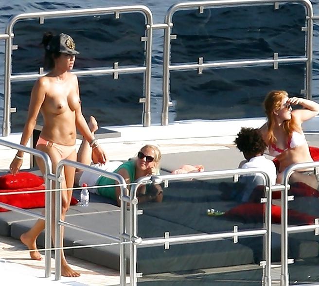 6P Kimora Lee Simmons Topless
