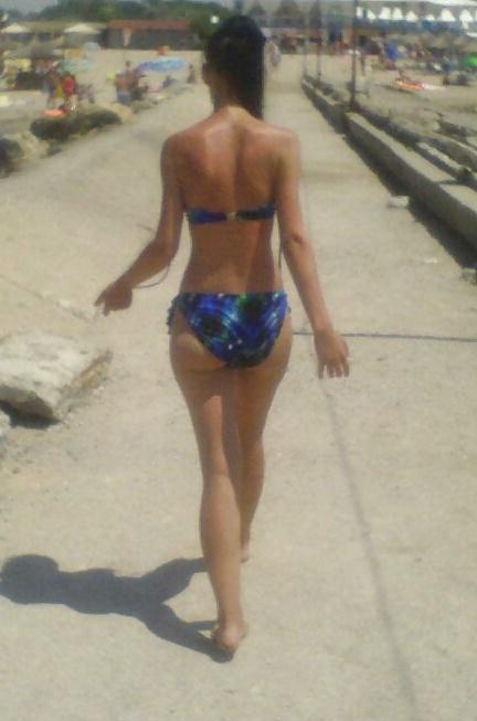 25P Spy teens summer beach romanian