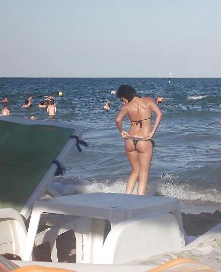 25P Spy teens summer beach romanian