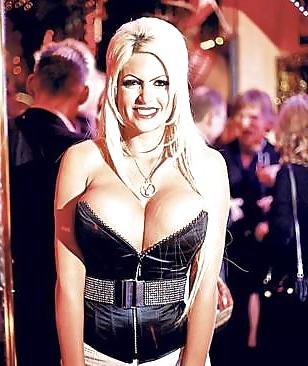 25P Sophia Wollersheim - Geile Fotze mit dicken Titten