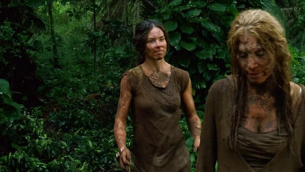 25P Elizabeth & Evangeline MUD-WRESLING