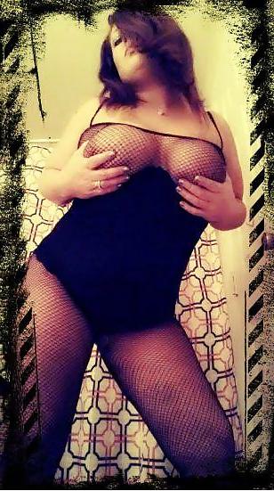 22P Thick big tit pawg with ass
