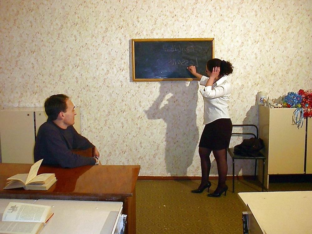 25P Pantyhose babe in trouble-the teacher.