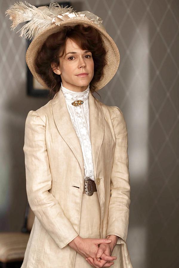 25P The Women of Selfridge (Vintage Edwardian Costume)