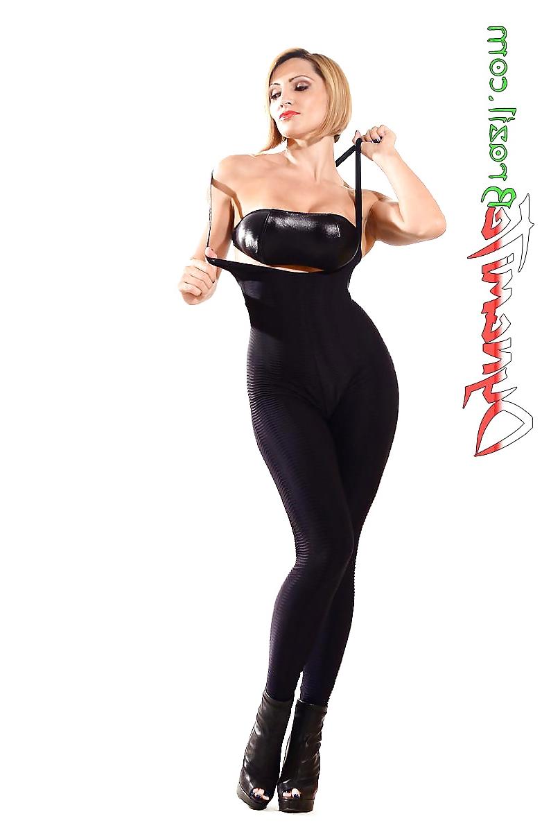 25P Sexy Female BodyBuilder - Diana Tyuleneva