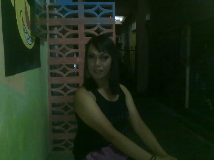 5P Meythree : beautiful indonesia shemale