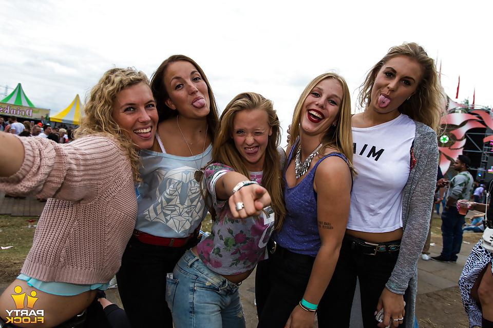 25P Dutch party girls