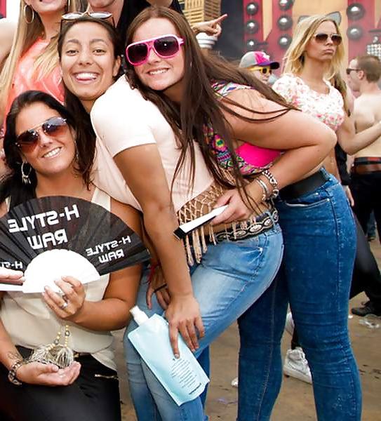 25P Dutch party girls