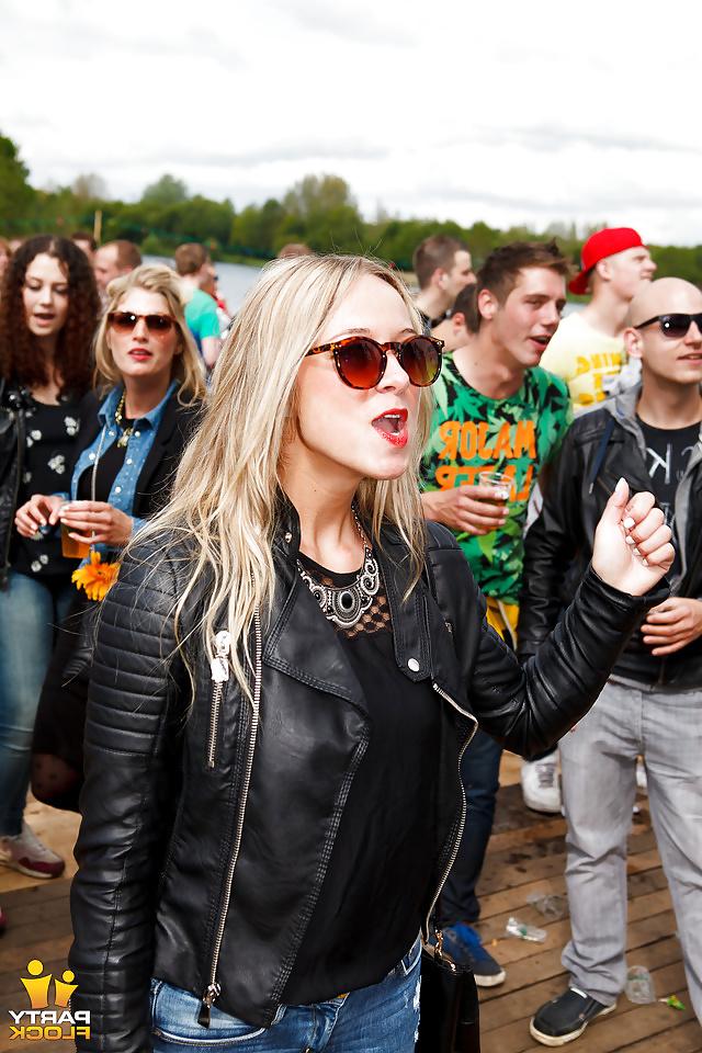 25P Dutch party girls