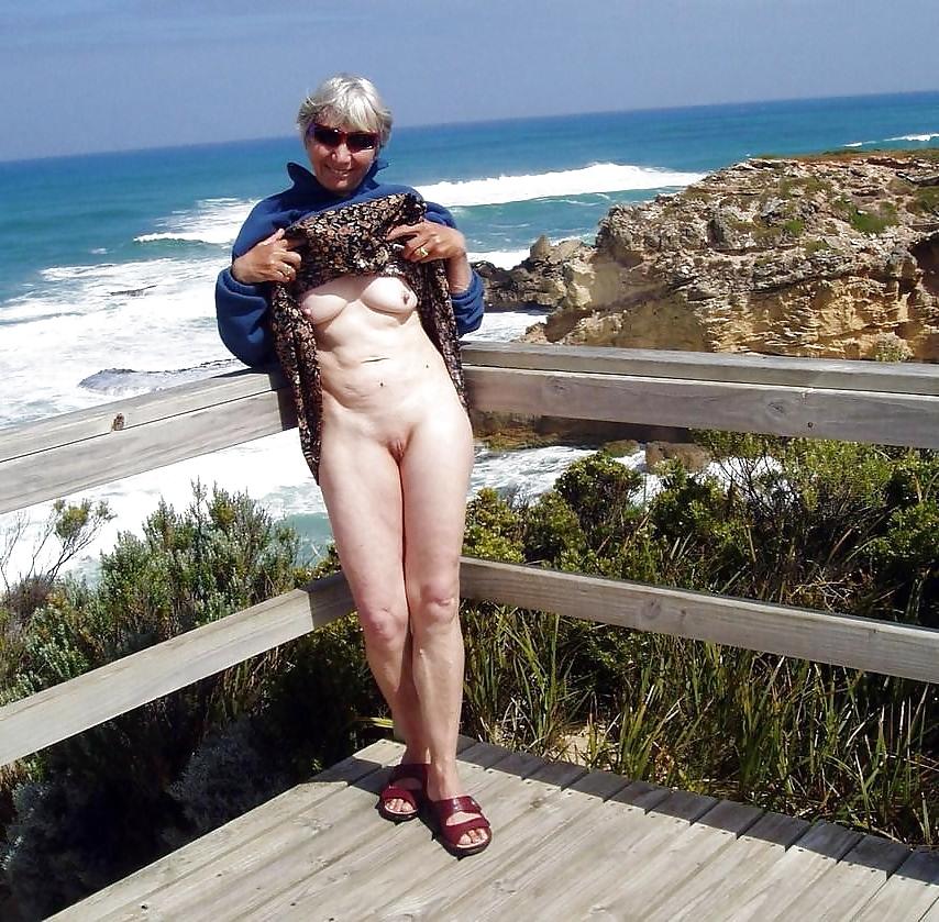 19P Showing My Hot Old Body #1 BoB