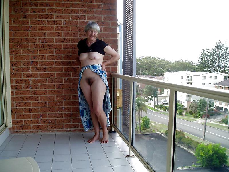 19P Showing My Hot Old Body #1 BoB