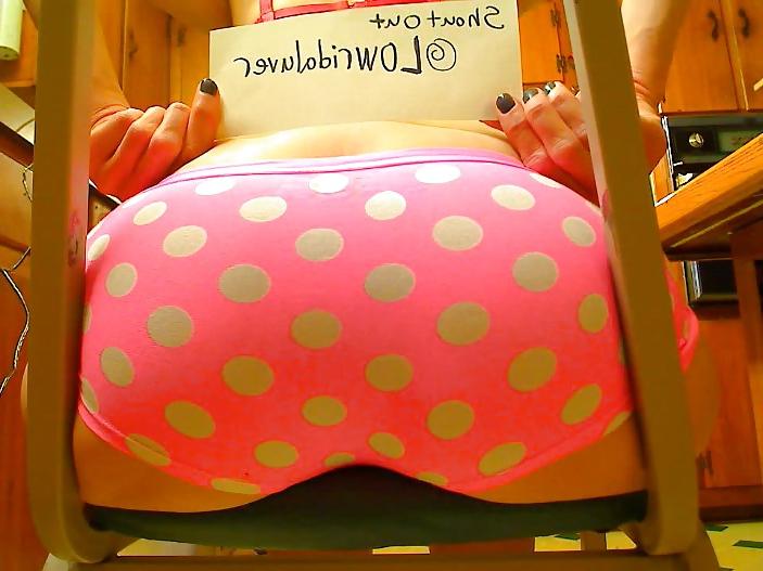 25P FAN SIGNS WITH MY HUGE BUTT!!